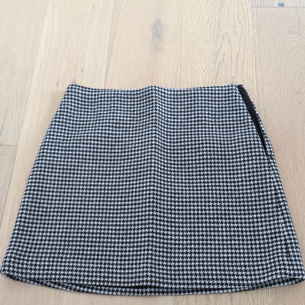 Club Monaco Black and White Mini Skirt